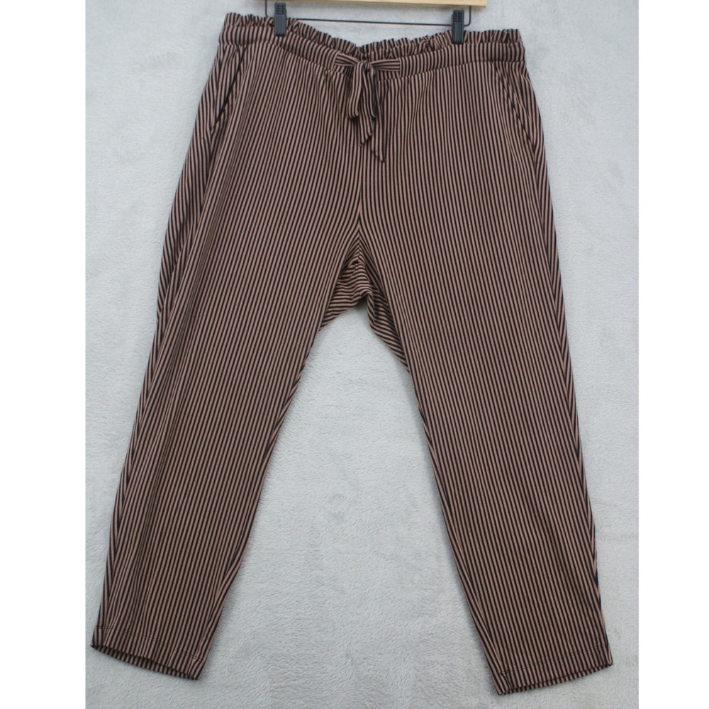 Torrid Size 2 2X Black Taupe Pinstripe Ponte Paperbag Waist Tapered Pants
